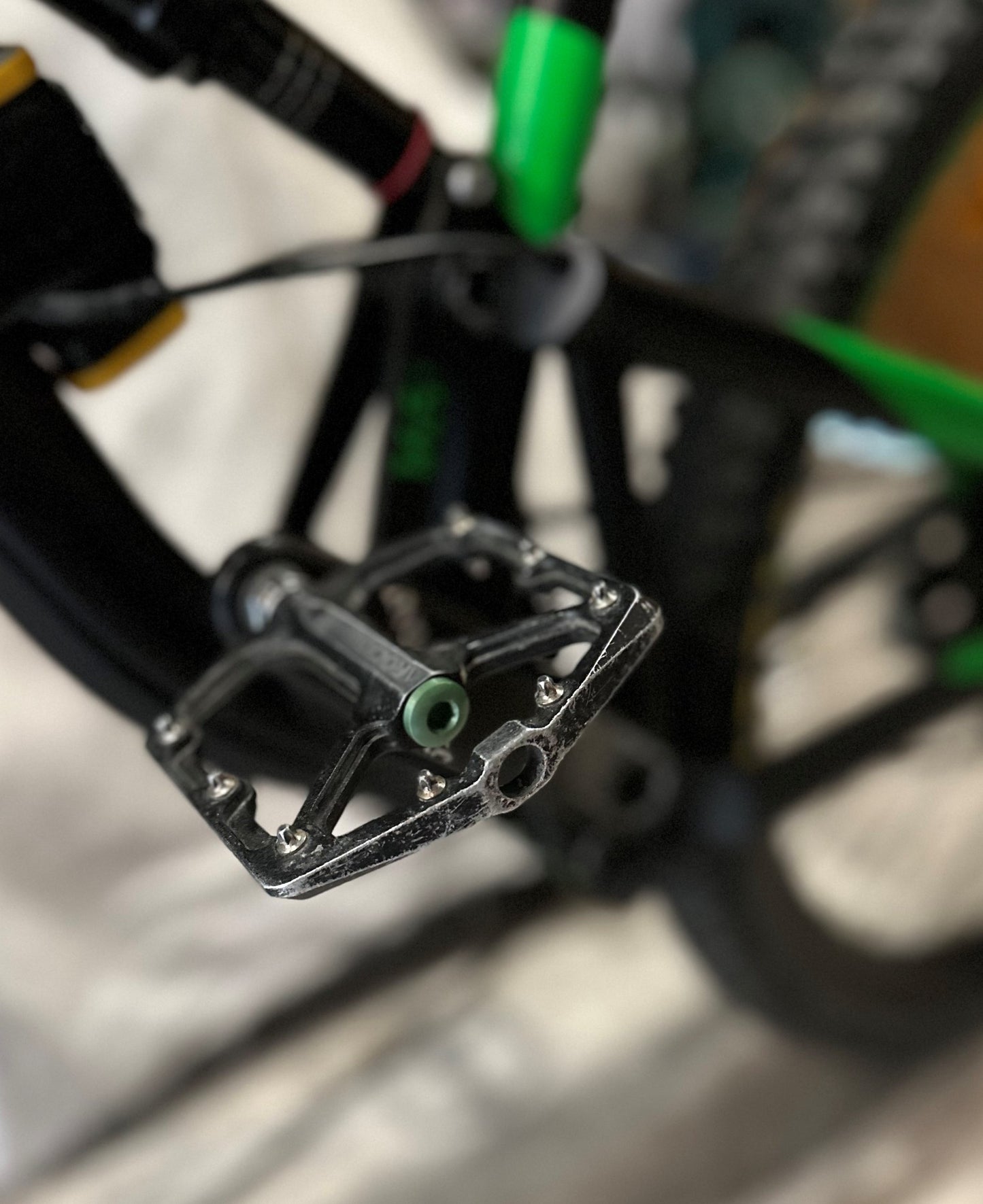 Alu MTB Bicycle Flat Pedal End Dust Caps End Bolts Hex Green
